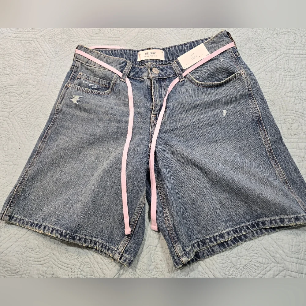 Hollister Low Rise Baggy Short Blue and Pink Jean Shorts Size W29